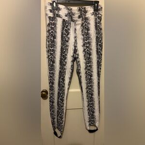 Versona Black and White Snake Print Leggings